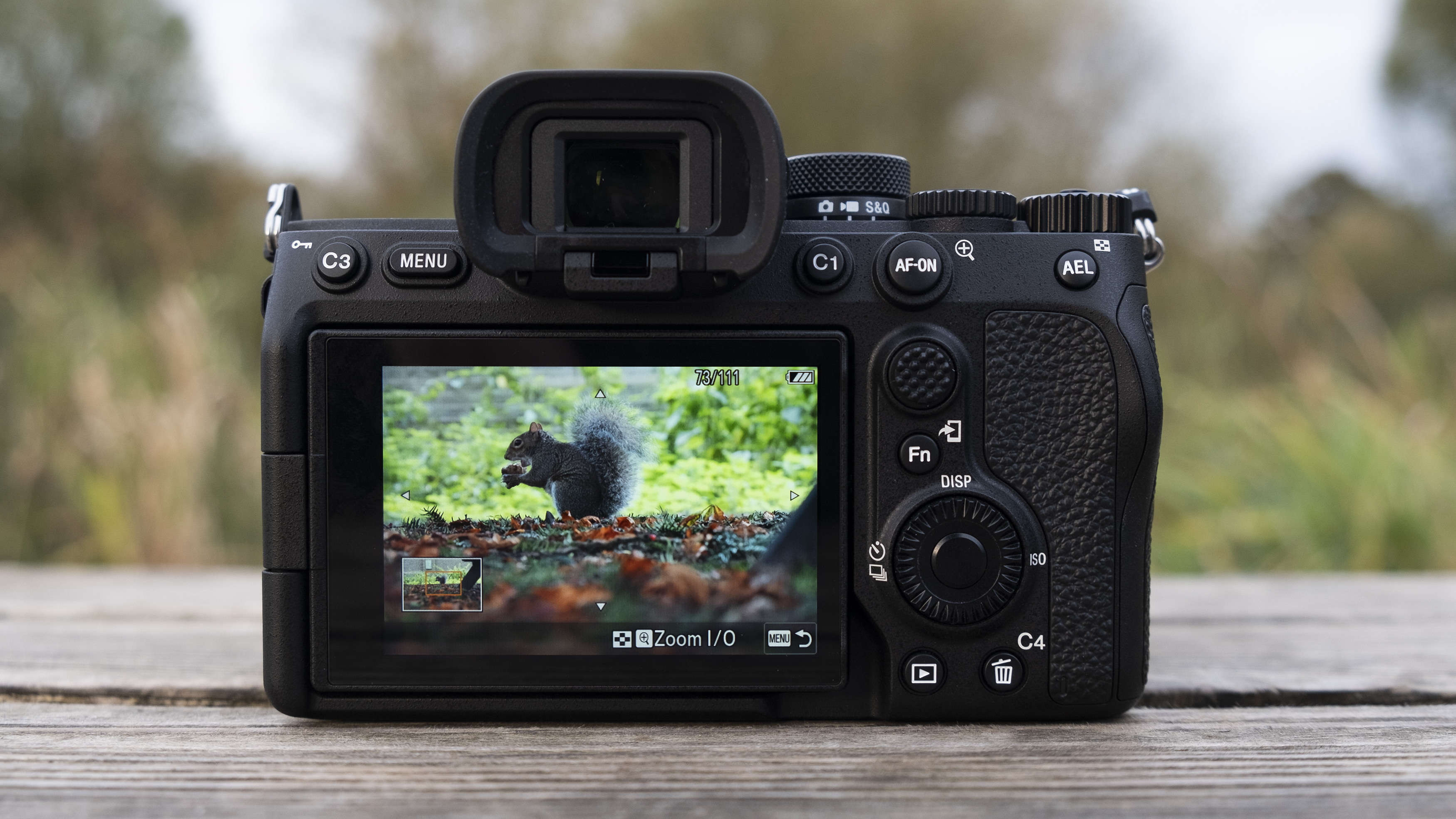 Sony A7 IV pohled 2